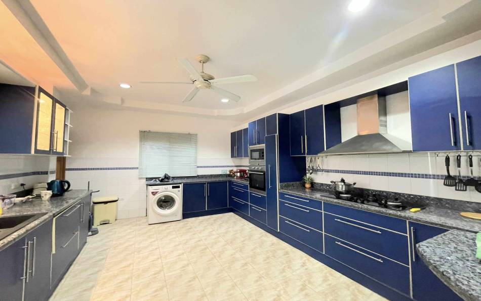 Pattaya, 3 Bedrooms Bedrooms, 0 ,2 BathroomsBathrooms,House,For Sale,0,2132