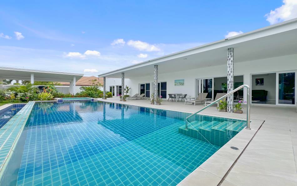 Pattaya, 3 Bedrooms Bedrooms, ,4 BathroomsBathrooms,House,For Sale,2677