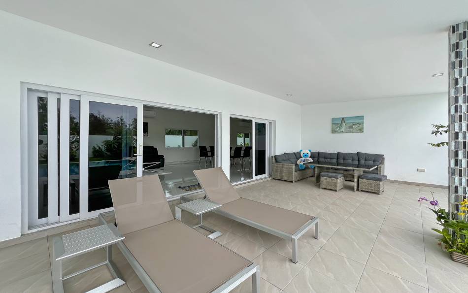 Pattaya, 3 Bedrooms Bedrooms, ,4 BathroomsBathrooms,House,For Sale,2677