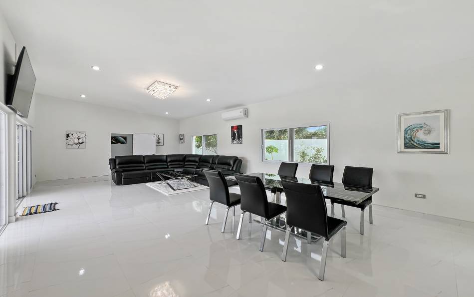 Pattaya, 3 Bedrooms Bedrooms, ,4 BathroomsBathrooms,House,For Sale,2677