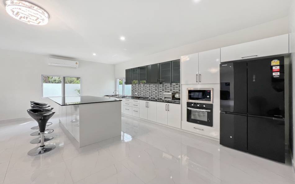 Pattaya, 3 Bedrooms Bedrooms, ,4 BathroomsBathrooms,House,For Sale,2677