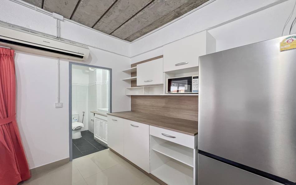 Two 40 sqm studio condos in Pattaya for sale together at 2.2M THB. Company owned, rental income 18,000 THB/month, strong 9.8% yield or live in one unit.