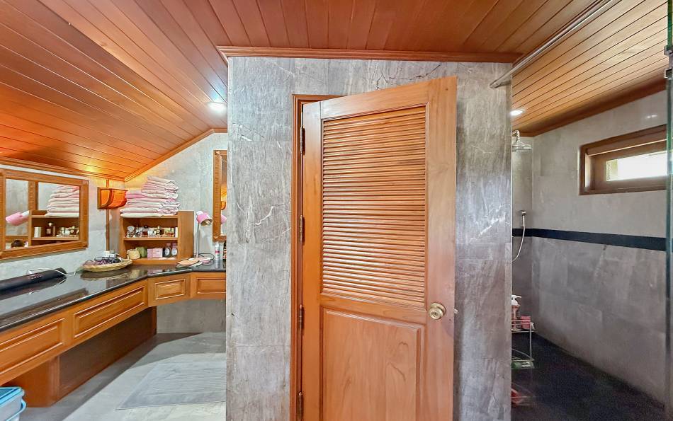 Pattaya, 5 Bedrooms Bedrooms, 0 ,7 BathroomsBathrooms,House,For Sale,0,2849