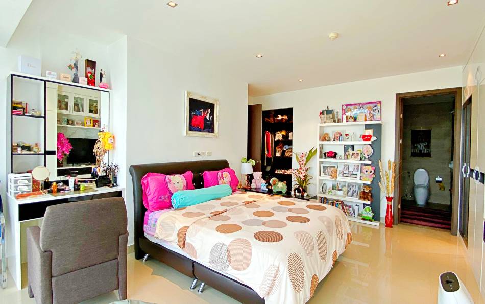 Large, 2 bedroom, condo, for sale, Jomtien, The Park
